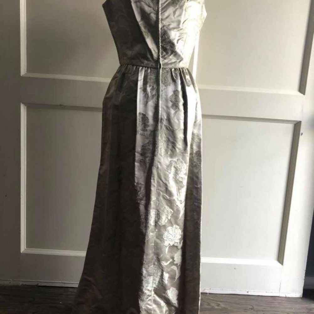 Vintage Cream Flower Gown - image 2